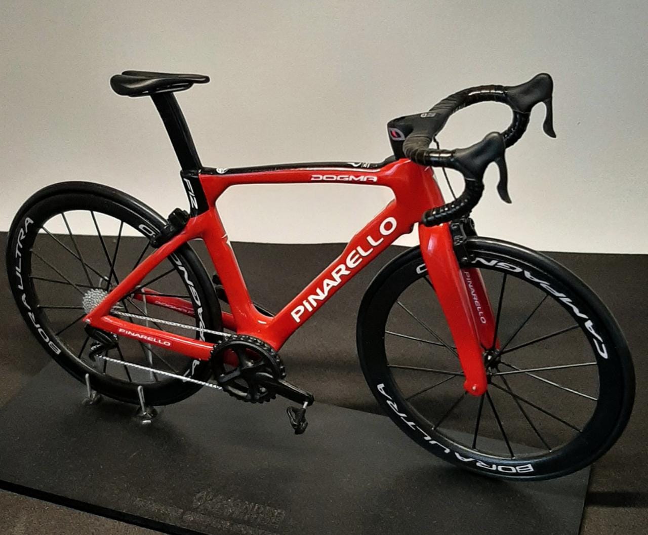 pinarello f12 red black