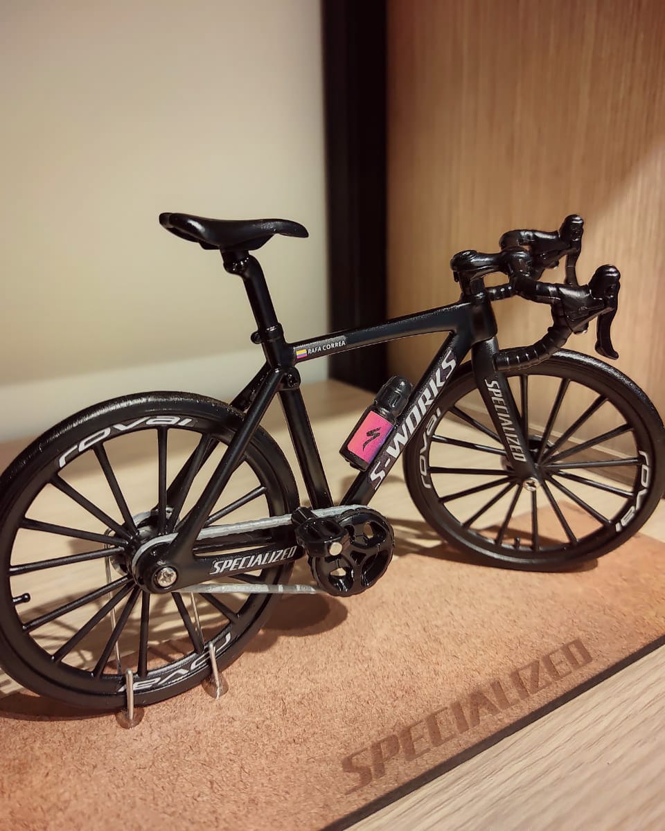 specialized road black